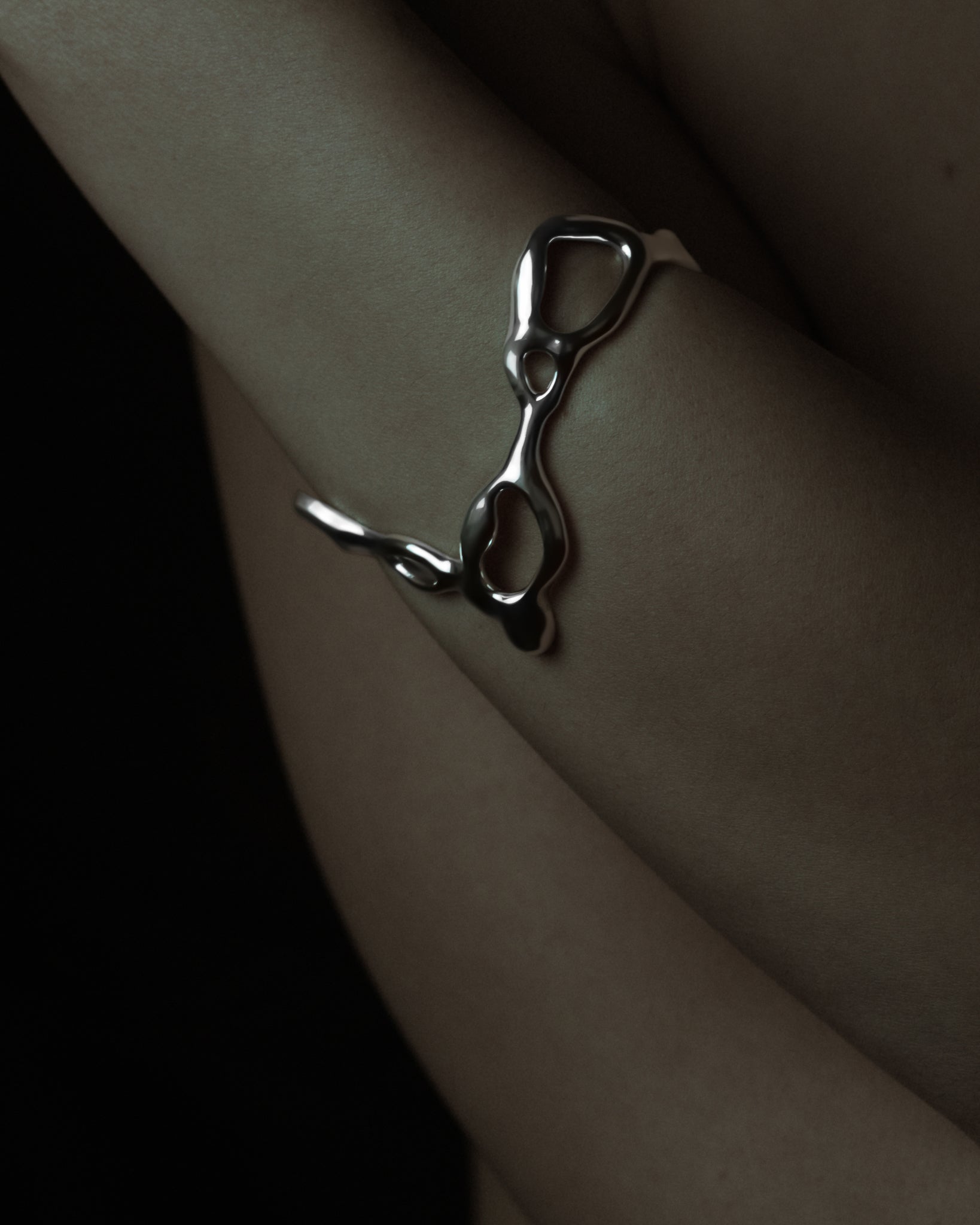 remnant arm cuff