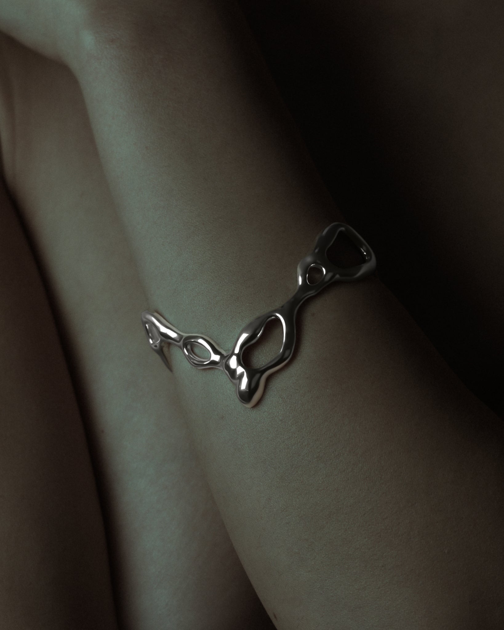 remnant arm cuff