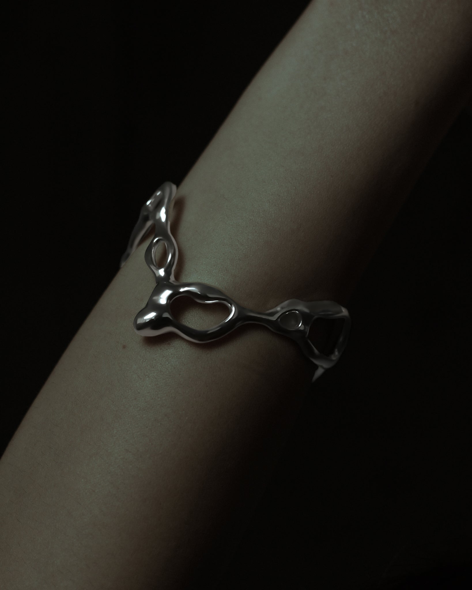 remnant arm cuff