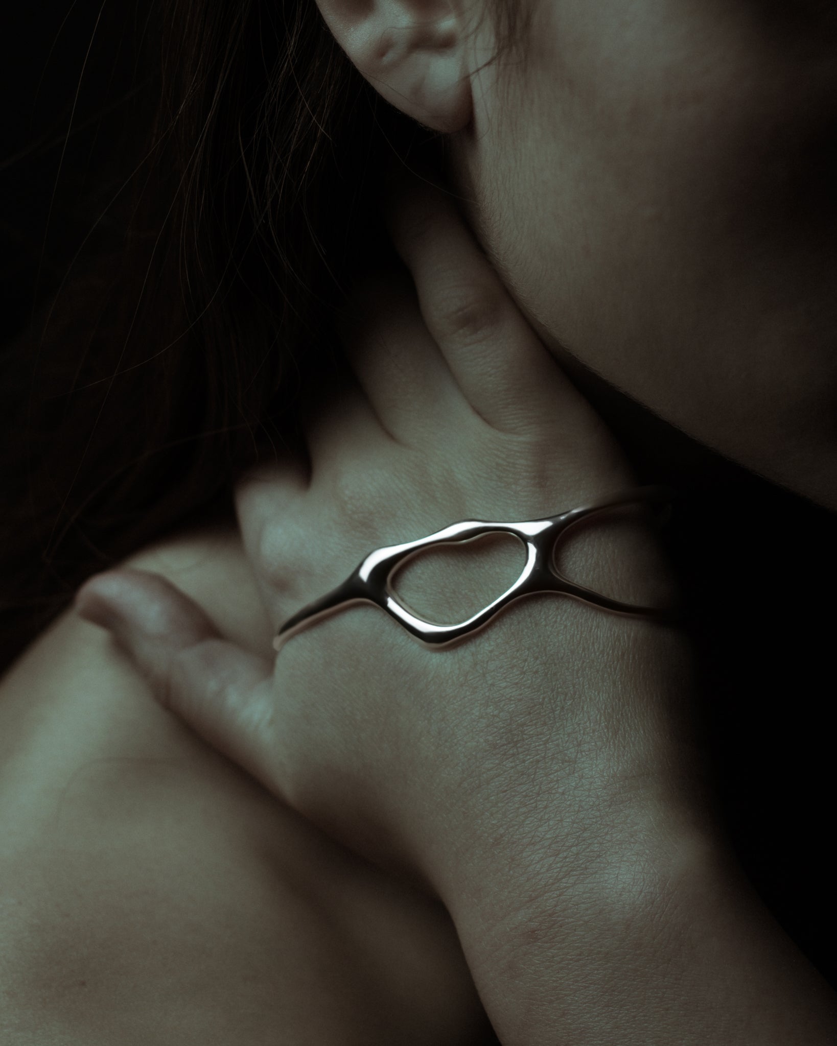 vestige palm cuff