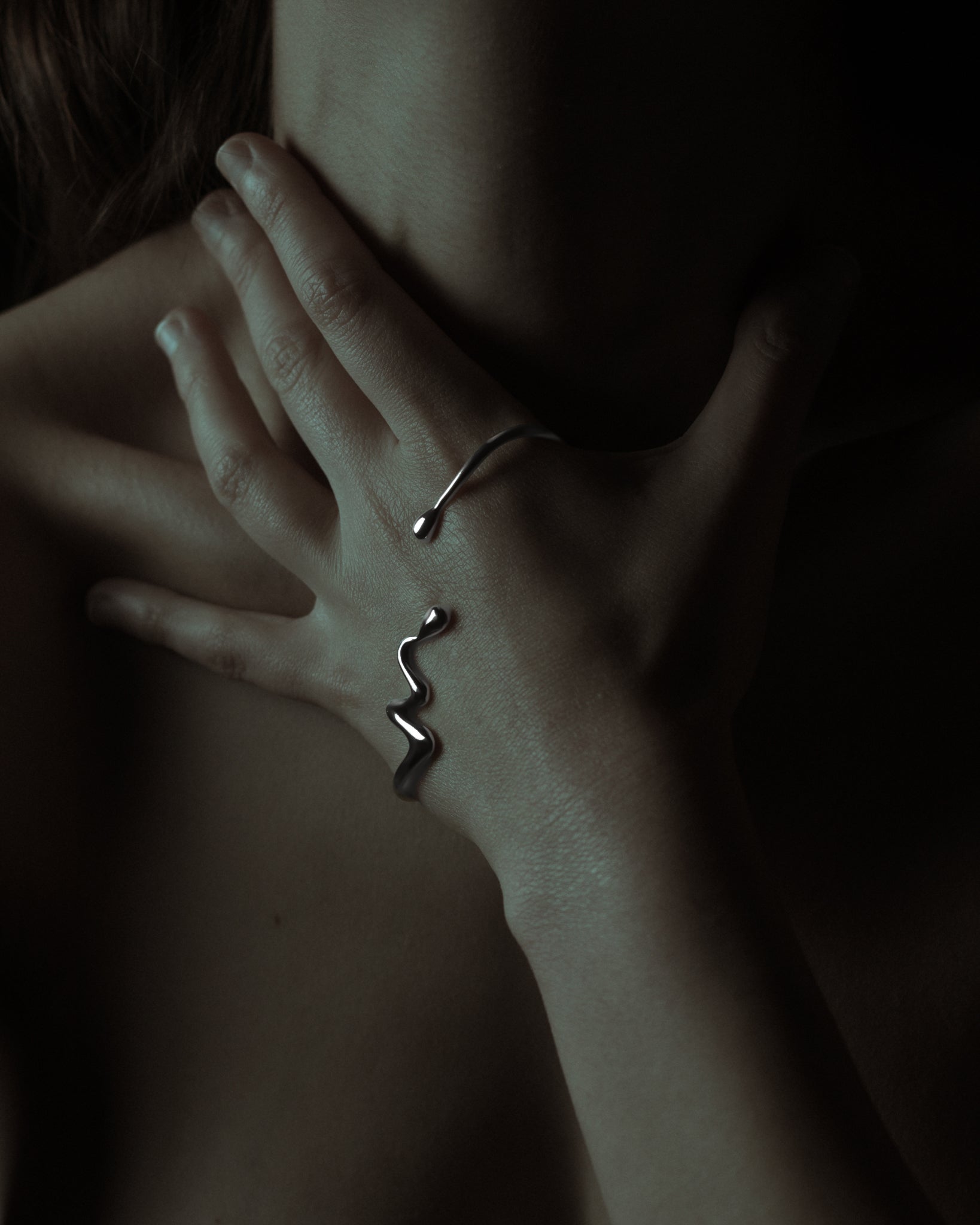 hydrus palm cuff