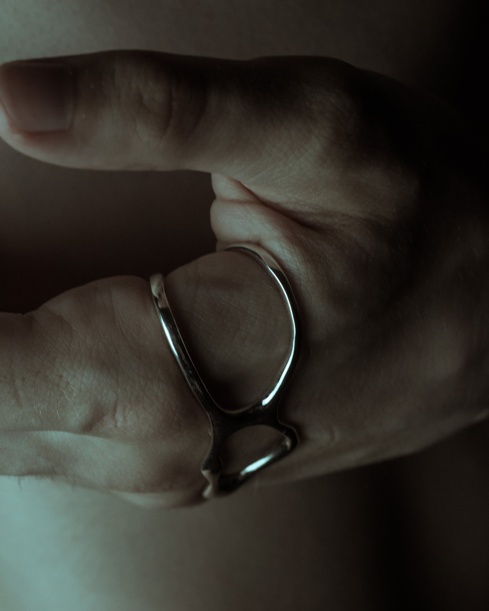 vestige palm cuff