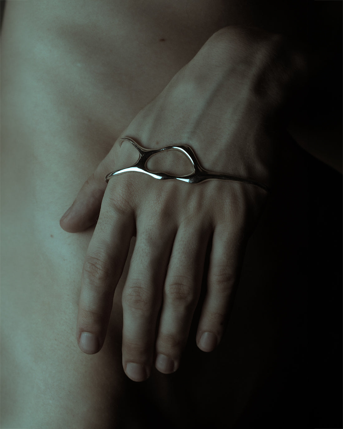 vestige palm cuff
